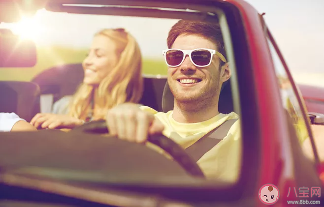 男生每天主動聯系但是不表白是什么意思 異性之間天天聊天正常嗎