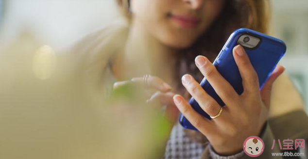 男生每天主動聯系但是不表白是什么意思 異性之間天天聊天正常嗎