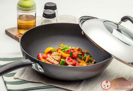 不粘鍋涂層掉了還能用嗎 不粘鍋涂層是不是有毒