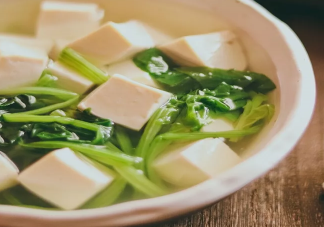 嫩豆腐和老豆腐哪個(gè)營養(yǎng)好 嫩豆腐和老豆腐有什么區(qū)別