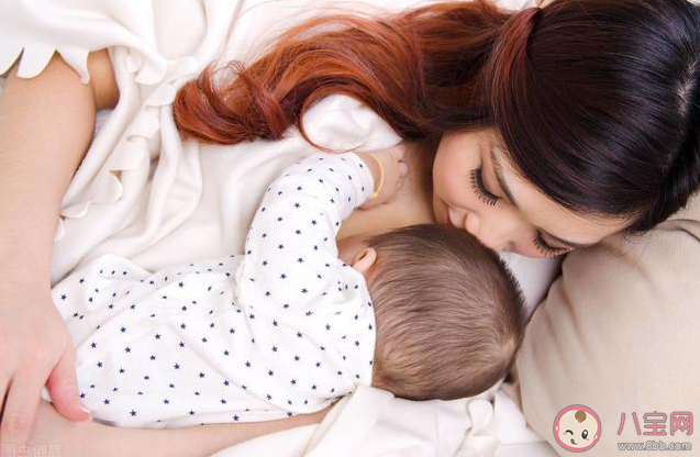 母乳奶水不夠要加喂奶粉嗎 怎么判斷母乳夠不夠