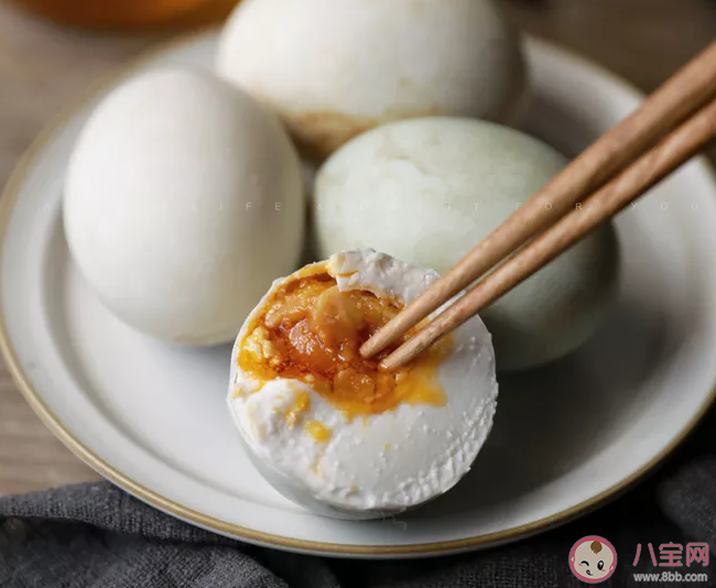 端午節(jié)能給寶寶吃咸鴨蛋嗎 寶寶多大能吃咸鴨蛋