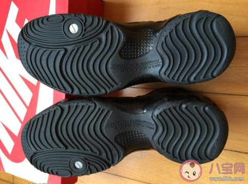 籃球鞋碳板有什么用 籃球鞋碳板硬嗎