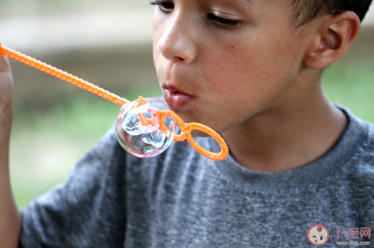 孩子為什么會形式自私自利的性格 孩子性格任性自私怎么辦