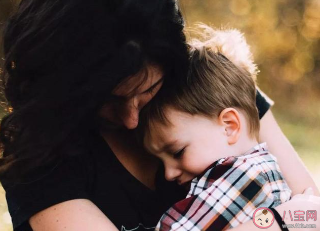 怎么應(yīng)對愛裝哭的戲精寶寶 孩子為什么會假哭