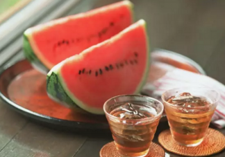 夏天西瓜吃多了會多身體有影響嗎  西瓜吃多了會胖嗎