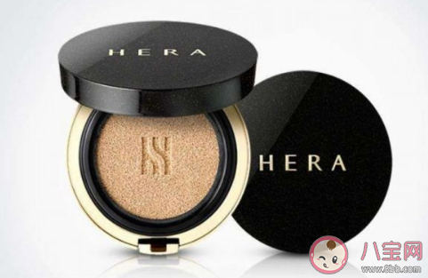 化妝品過期了用了會怎么樣有什么壞處  化妝品過期一個月還能用嗎。