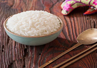 一歲寶寶能不能吃米飯 過早給寶寶吃米飯有什么危害