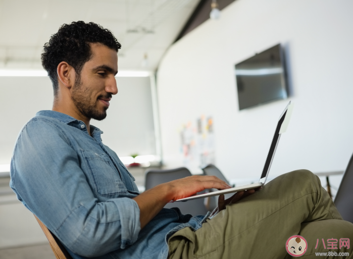 為什么人們喜歡蹺二郎腿 蹺二郎腿怎么矯正