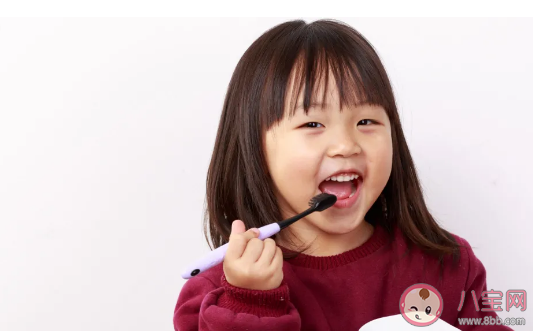 肉卡在牙縫里一會(huì)就臭了是什么原因 牙縫臭臭的怎么解