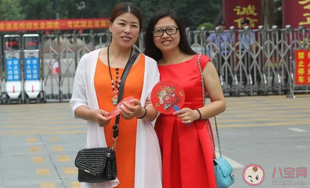 高考家長穿什么衣服比較有寓意 陪考家長穿什么衣服