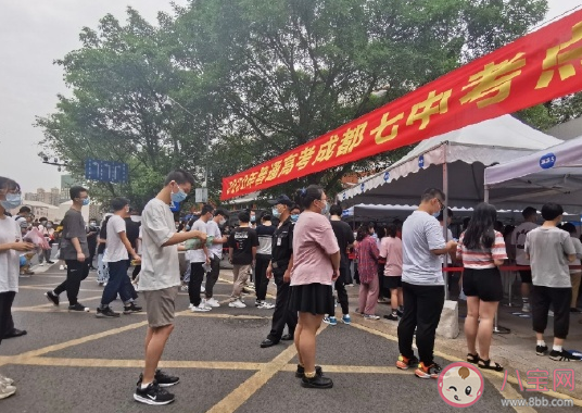 2020孩子今天高考朋友圈說說 表達孩子高考家長緊張感言句子