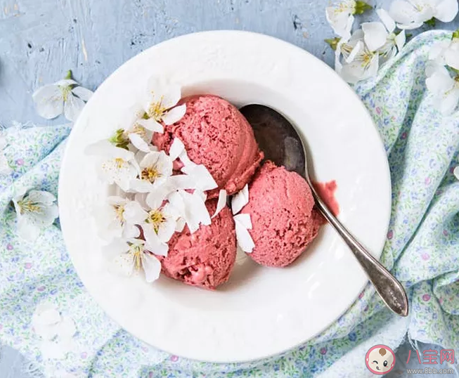 孩子喝冷飲拉肚子是怎么回事 如何科學吃冰淇淋