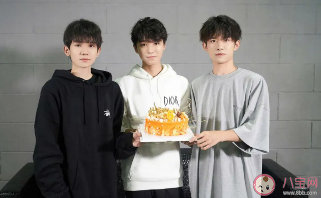 嘿你偷偷地靠近難以控制要窒息是什么歌 嘿你偷偷地靠近難以控制要窒息歌曲相關(guān)介紹 嘿你偷偷地靠近難以控制要窒息是什么歌 嘿你偷偷地靠近難以控制要窒息歌曲相關(guān)介紹