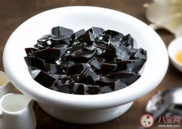 龜苓膏的功效與作用有哪些 龜苓膏什么人不能吃