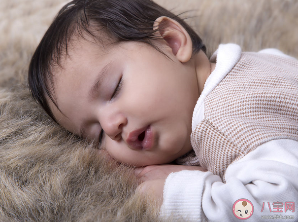 孩子什么情況下出汗不正常 孩子夜間愛出汗正常嗎