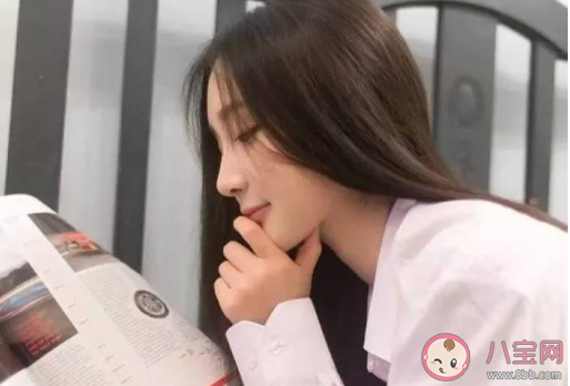 戀愛中男生什么時(shí)候想吻女生 男孩子什么時(shí)候會(huì)想親親