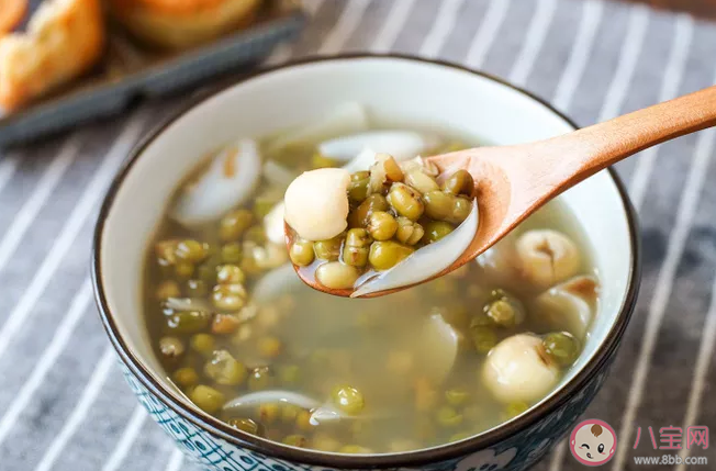 夏天熱可以給孩子喝綠豆湯解暑嗎 給孩子喝多少綠豆湯合適 夏天熱可以給孩子喝綠豆湯解暑嗎 給孩子喝多少綠豆湯合適