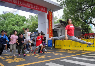 一字馬是豎叉還是橫叉 一字馬是拉筋還是拉韌帶