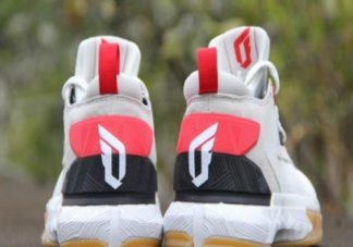 識貨的鞋盒外包裝是什么樣子的 識貨鞋盒破損是正品鞋