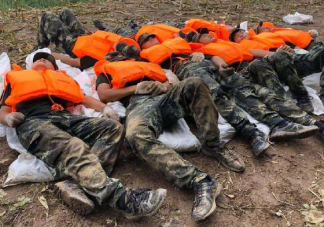 感謝抗洪救災子弟兵朋友圈說說 贊美抗洪救災英雄的句子