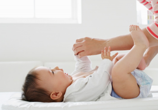 和寶寶親密接觸的正確姿勢 如何和寶寶親密接觸