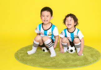 家有倆寶幸福的朋友圈說說 兩個寶貝好幸福的句子