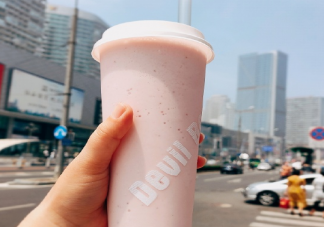 夏天喝奶茶發朋友圈的說說 關于夏天喝奶茶的心情短語