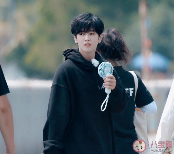 送兒子上大學(xué)怎么發(fā)朋友圈說說 送兒子上大學(xué)離別寄語句子 送兒子上大學(xué)怎么發(fā)朋友圈說說 送兒子上大學(xué)離別寄語句子