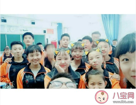 女兒初中畢業媽媽怎么發朋友圈 女兒初中畢業媽媽感言說說句子