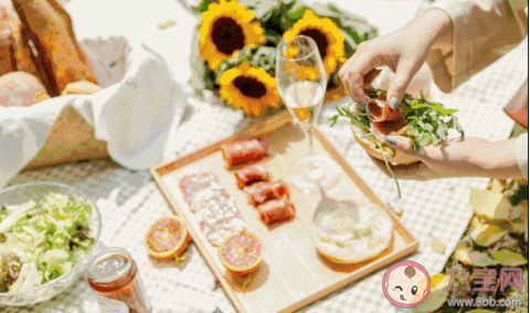 周末去野餐發(fā)朋友圈心情句子 周末去野餐的朋友圈心情說說