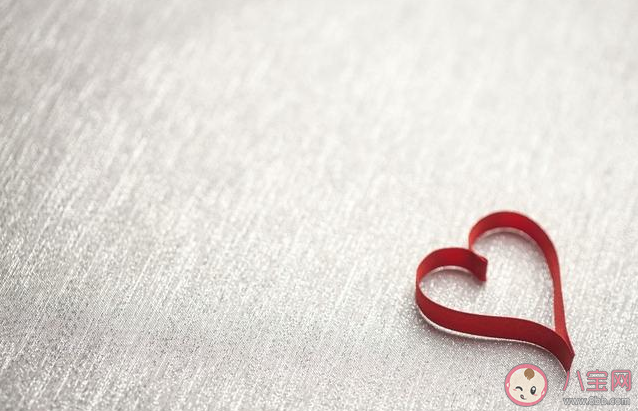 喜歡的女生不回消息怎么辦 和女生聊天的話術技巧