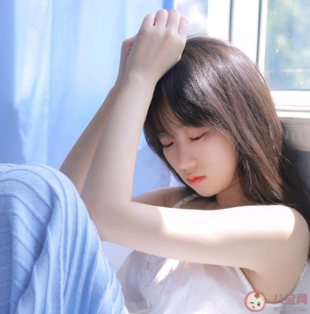 喜歡的女生不回消息怎么辦 和女生聊天的話術技巧