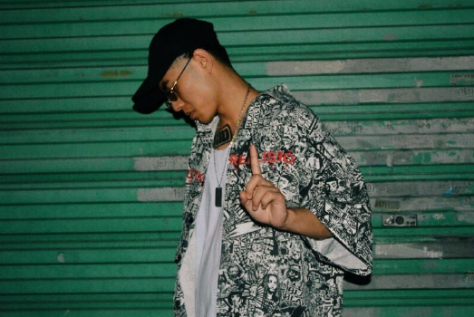 hey kong我坐在最后一排給你寫信是哪首歌 《Hey KONG》完整版歌詞在線聽歌