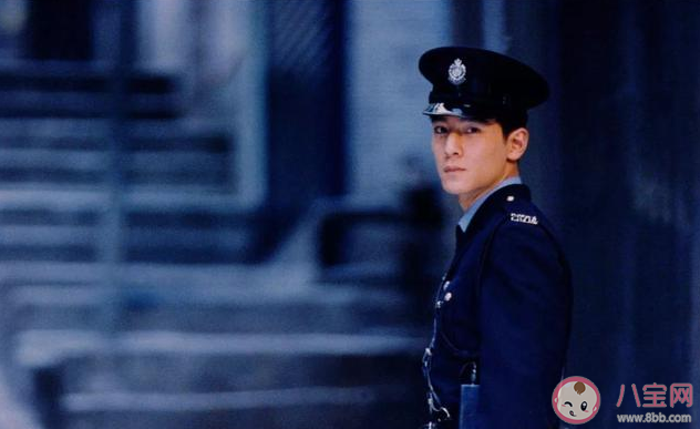 抖音你還是不自覺(jué)的打開(kāi)了評(píng)論彥祖是什么梗 抖音評(píng)論發(fā)彥祖是什么意思