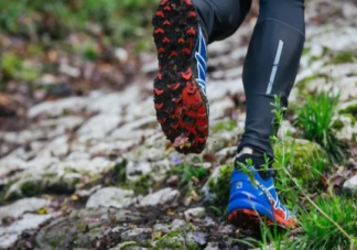 越野跑鞋可以跑馬拉松嗎 越野跑鞋可以當徒步鞋穿嗎