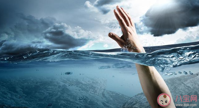 不小心溺水如何自救 不慎溺水自救方法
