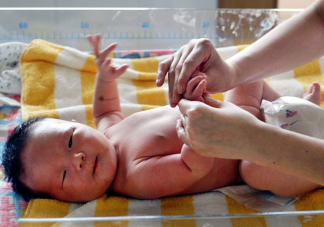 被動操適合多大的嬰兒 嬰兒被動操有必要做嗎