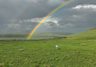 表達看到大草原的心情句子 曬草原美景的心情短語