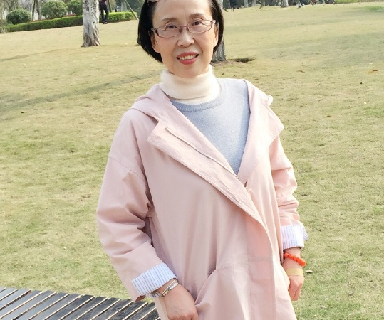 女兒給我買衣服的心情說說 女兒給媽媽買衣服表達感悟