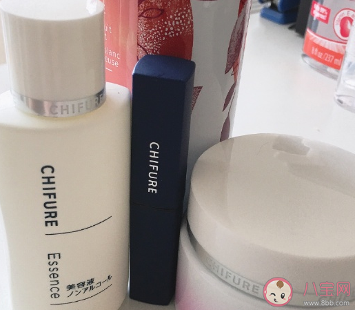 女兒給我買護(hù)膚品發(fā)朋友圈說說 女兒給媽媽買護(hù)膚品的感慨說說