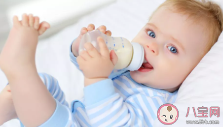 孩子戒奶瓶可以用什么杯子 不戒奶瓶的危害