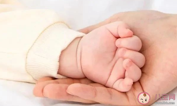 寶寶夏天吐奶是怎么回事 夏天吐奶怎么辦