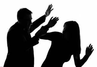 家暴起訴離婚要調(diào)解嗎 家暴離婚需要什么證據(jù)