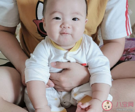 寶寶半歲了發(fā)朋友圈文案 致半歲寶寶可愛句子