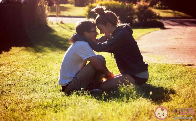 情侶間沒話聊怎么辦 情侶間無話可說怎么溝通 情侶間沒話聊怎么辦 情侶間無話可說怎么溝通