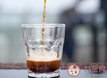 咖啡可口可樂(lè)熱量高嗎 咖啡可樂(lè)咖啡因含量高嗎