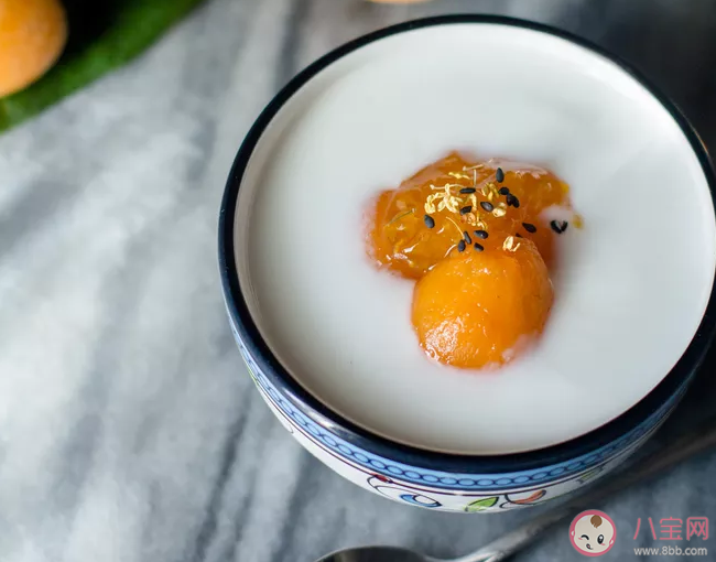 飯后喝點(diǎn)酸奶能助消化嗎 飯后哪些方法可以幫助消化