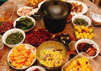 關(guān)于朋友圈曬美食經(jīng)典語錄句子 朋友圈發(fā)美食配字文案說說