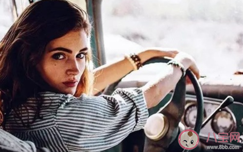 什么是溢脂性脫發 引起溢脂性脫發的原因